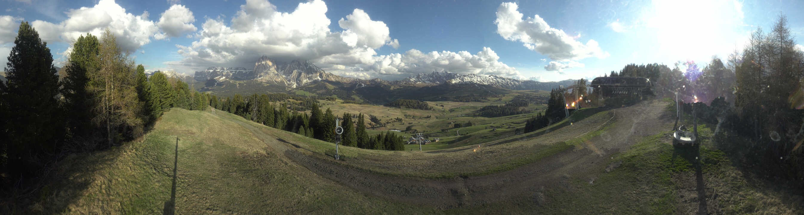 Archiv Foto Webcam Blick über Seiser Alm – Mezdi Bergstation