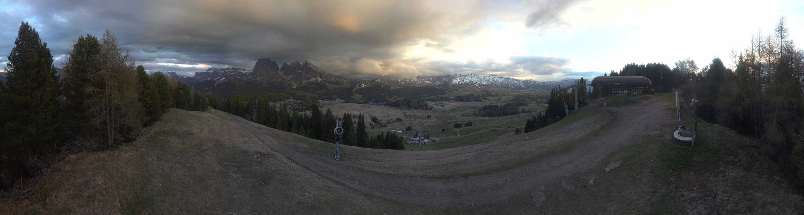 Archiv Foto Webcam Blick über Seiser Alm – Mezdi Bergstation