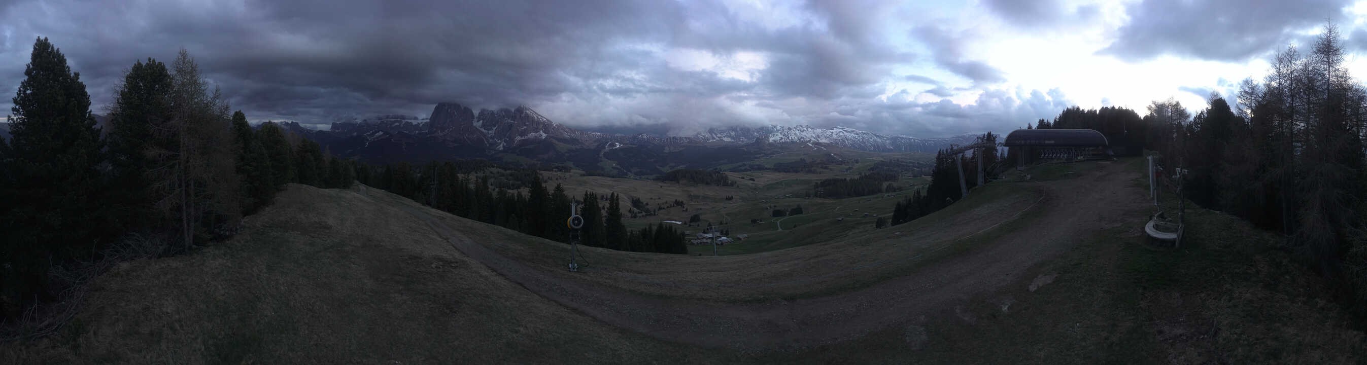 Archiv Foto Webcam Blick über Seiser Alm – Mezdi Bergstation
