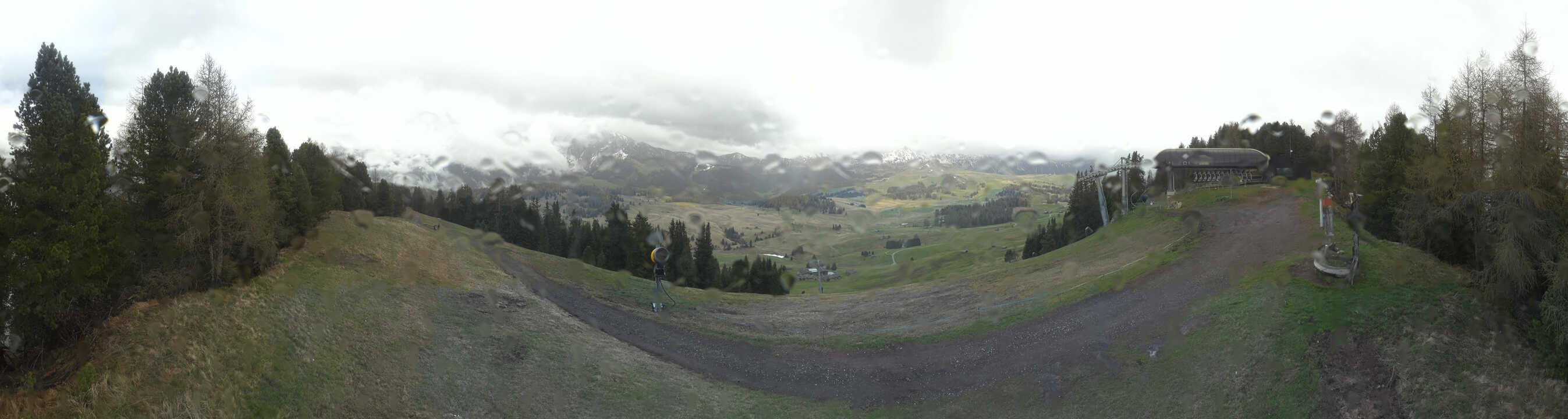 Archiv Foto Webcam Blick über Seiser Alm – Mezdi Bergstation