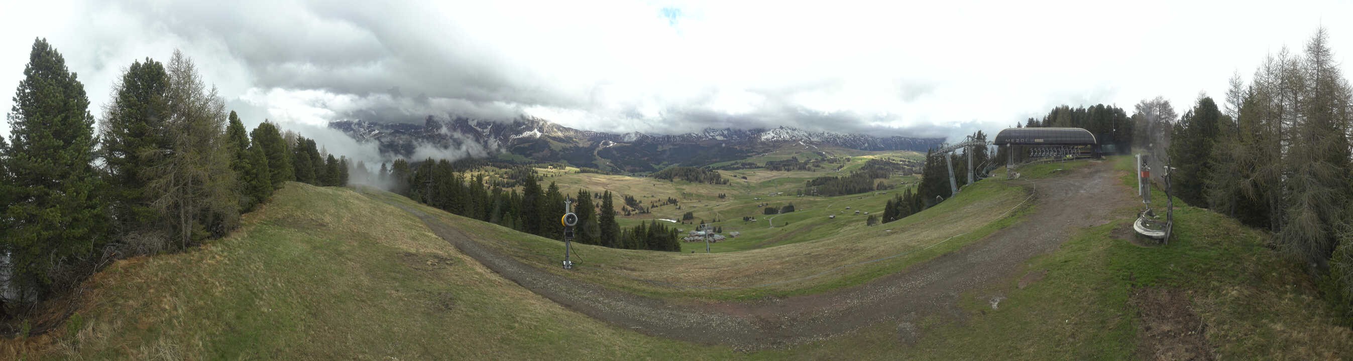 Archiv Foto Webcam Blick über Seiser Alm – Mezdi Bergstation