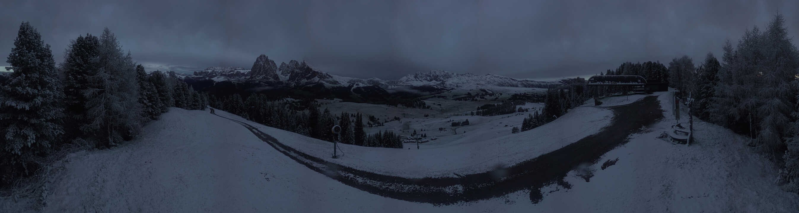 Archiv Foto Webcam Blick über Seiser Alm – Mezdi Bergstation