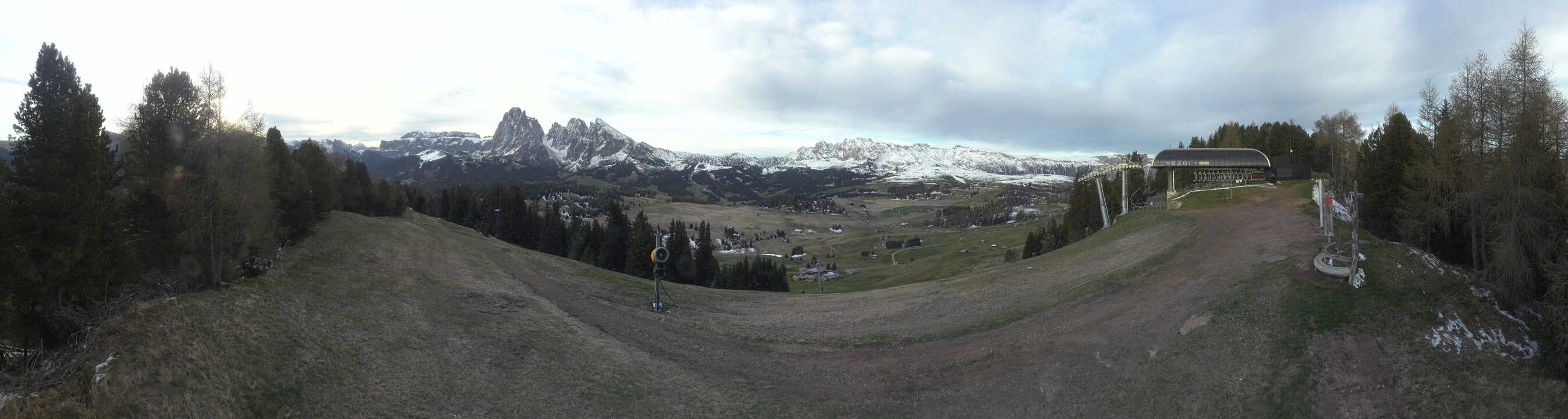 Archiv Foto Webcam Blick über Seiser Alm – Mezdi Bergstation
