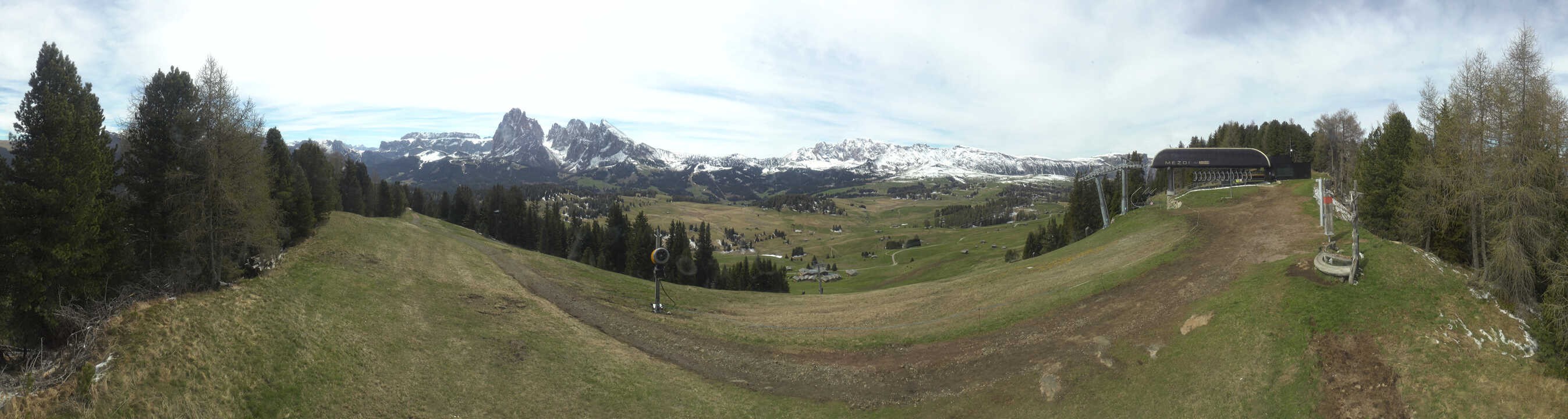 Archiv Foto Webcam Blick über Seiser Alm – Mezdi Bergstation