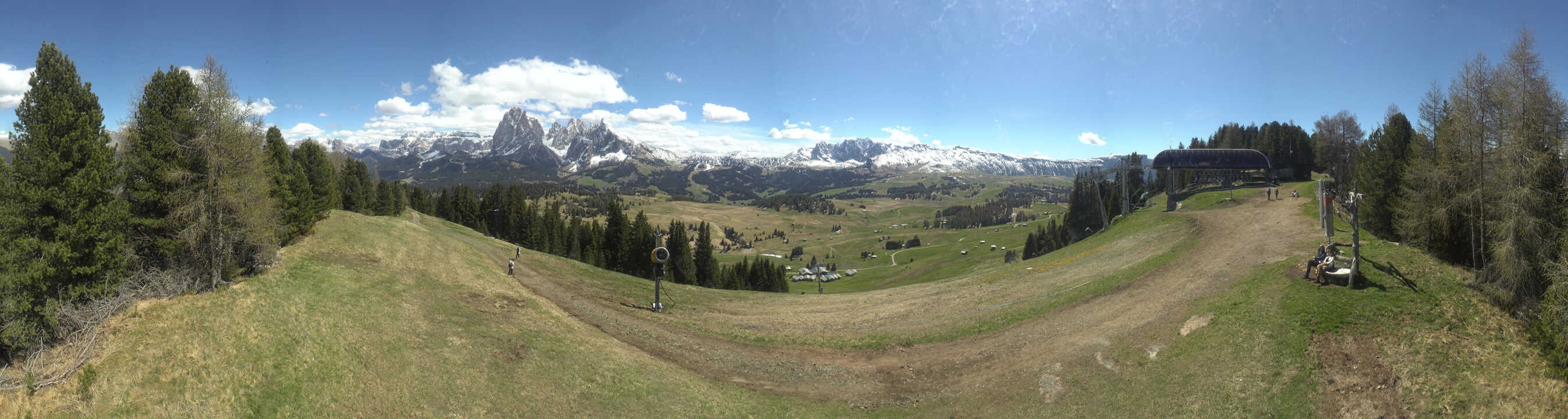 Archiv Foto Webcam Blick über Seiser Alm – Mezdi Bergstation