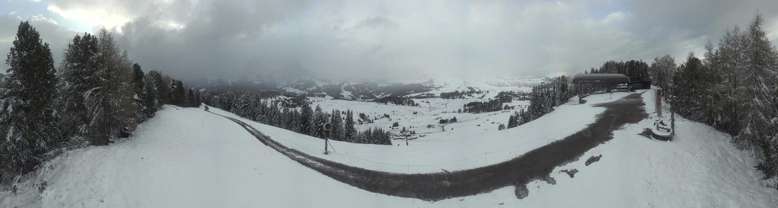 Archiv Foto Webcam Blick über Seiser Alm – Mezdi Bergstation