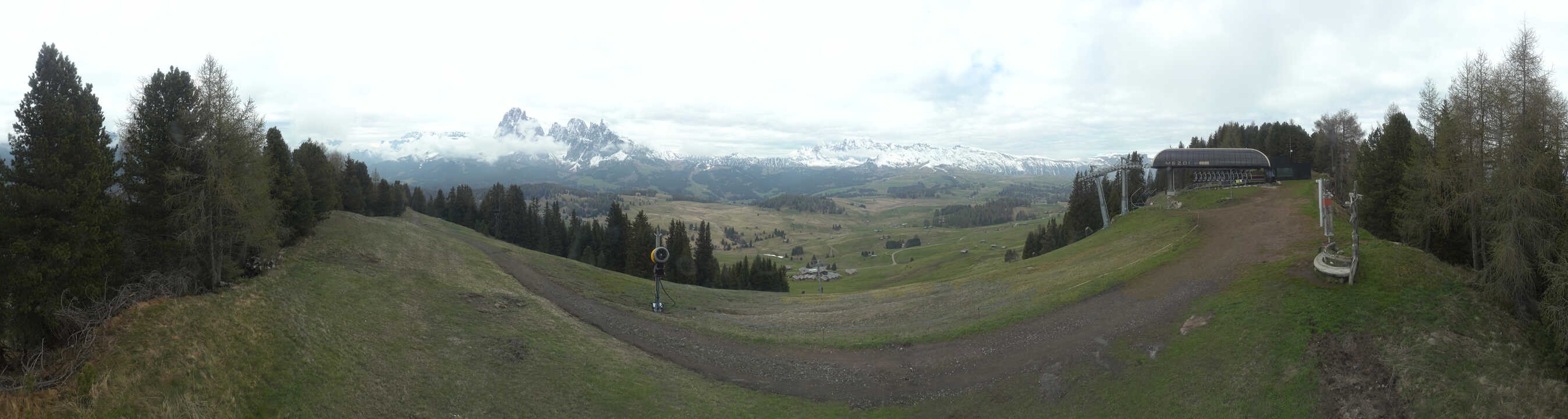 Archiv Foto Webcam Blick über Seiser Alm – Mezdi Bergstation