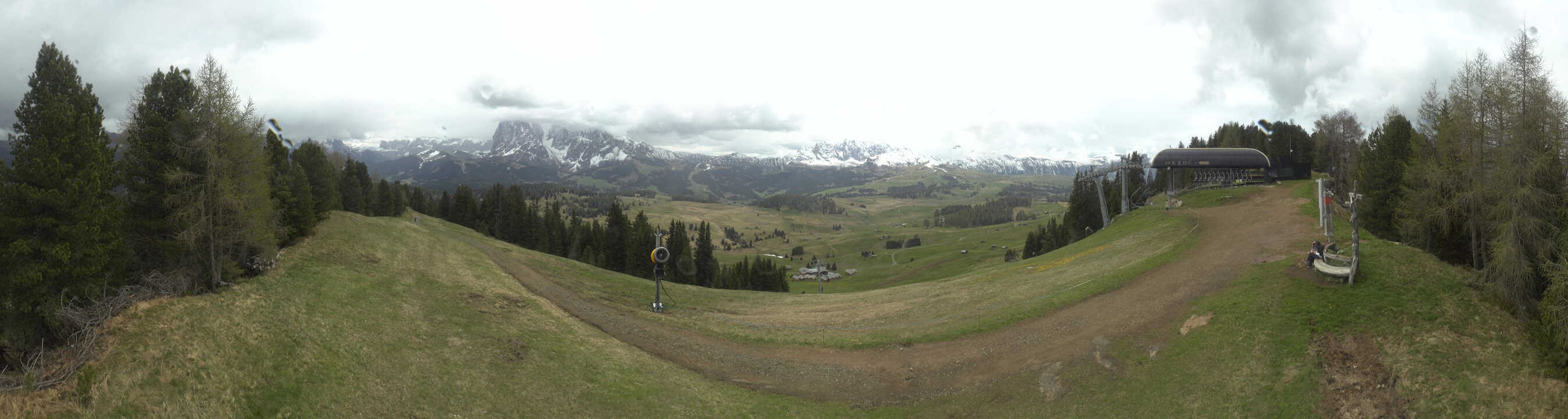 Archiv Foto Webcam Blick über Seiser Alm – Mezdi Bergstation