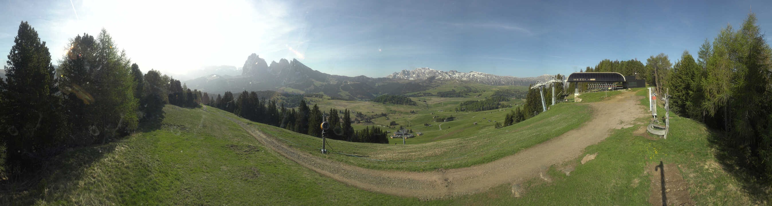 Archiv Foto Webcam Blick über Seiser Alm – Mezdi Bergstation