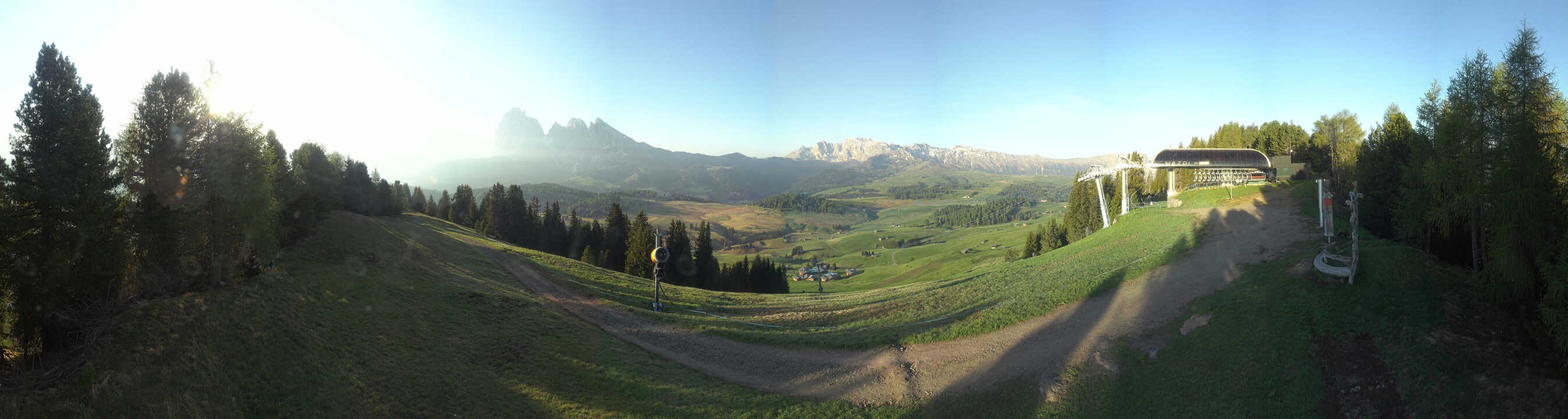 Archiv Foto Webcam Blick über Seiser Alm – Mezdi Bergstation