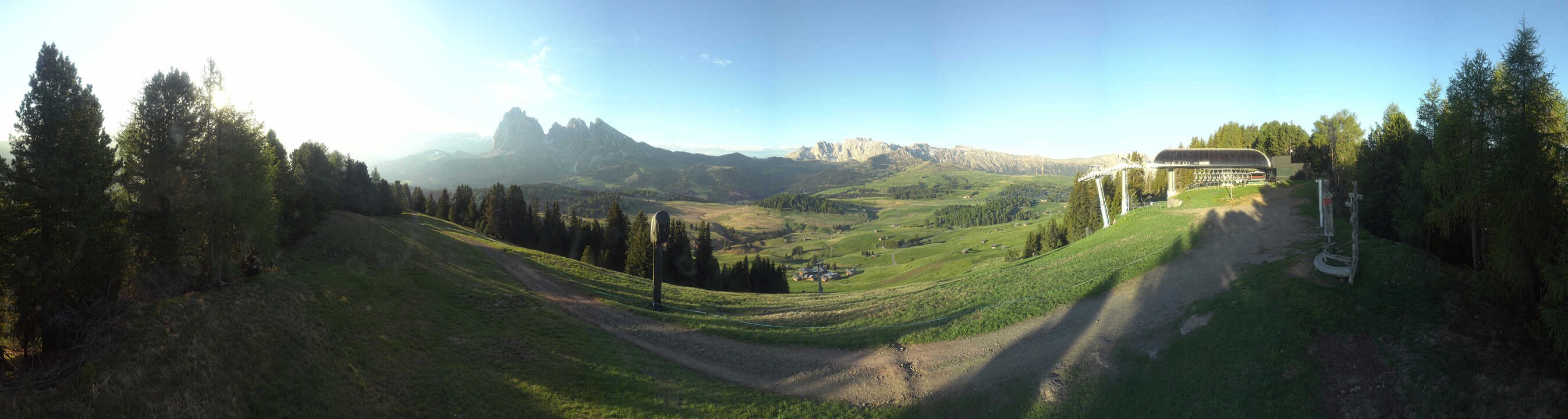 Archiv Foto Webcam Blick über Seiser Alm – Mezdi Bergstation