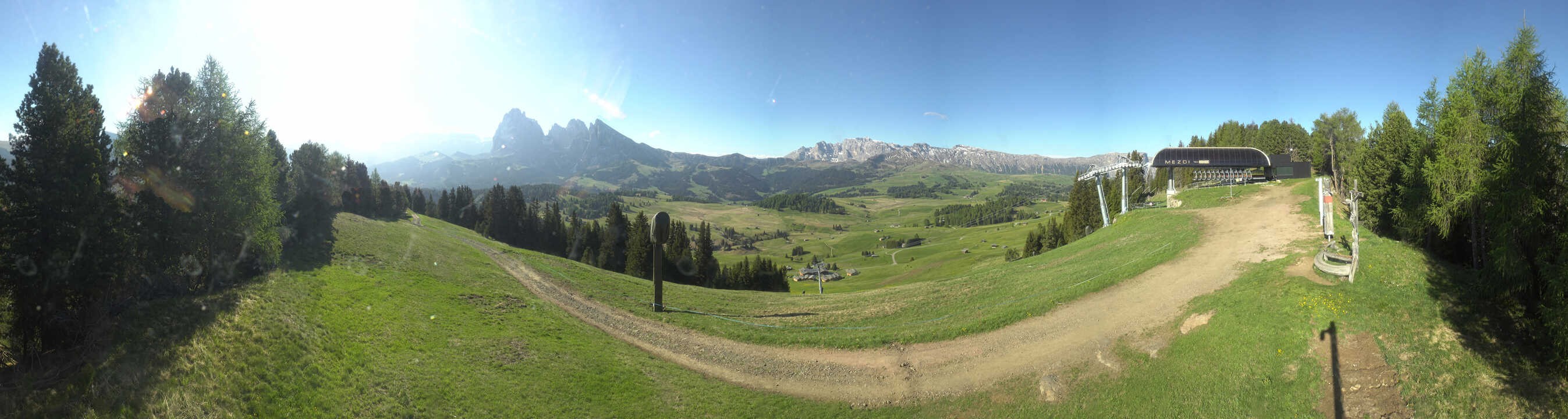 Archiv Foto Webcam Blick über Seiser Alm – Mezdi Bergstation