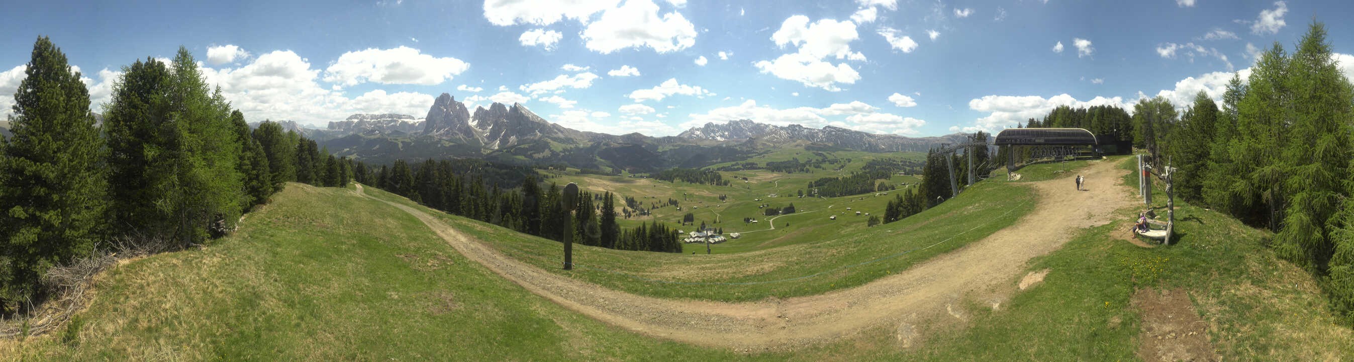 Archiv Foto Webcam Blick über Seiser Alm – Mezdi Bergstation