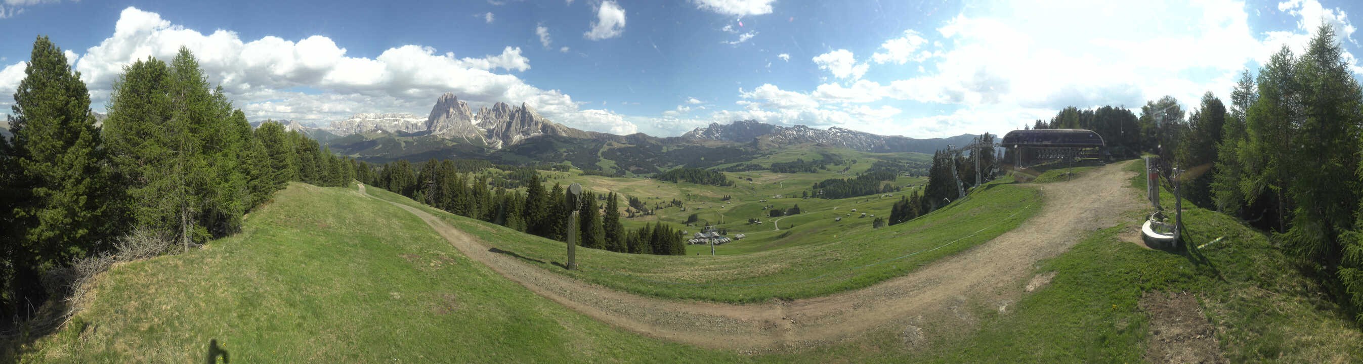 Archiv Foto Webcam Blick über Seiser Alm – Mezdi Bergstation