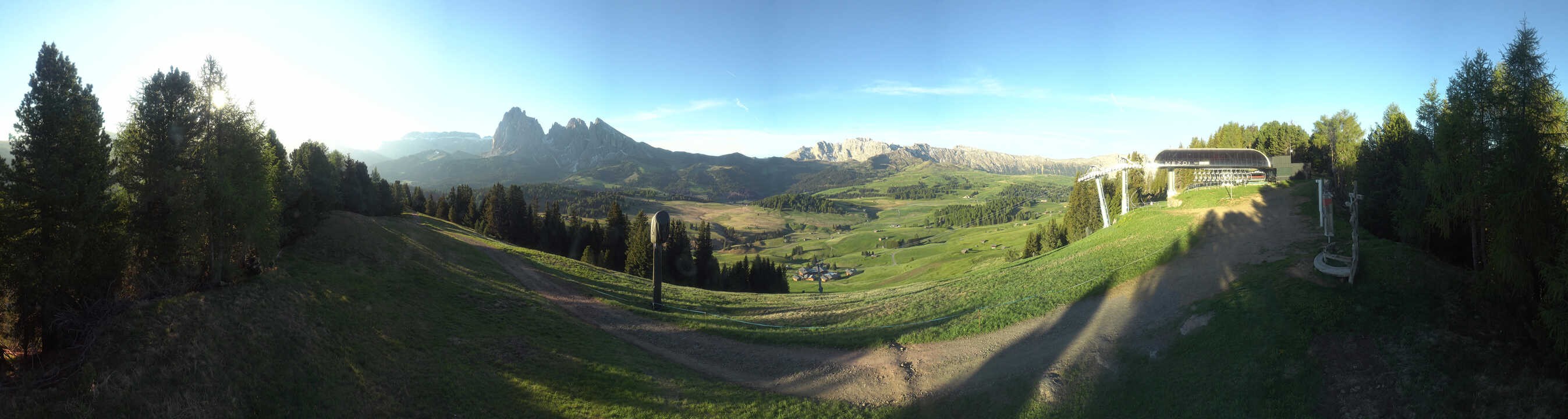 Archiv Foto Webcam Blick über Seiser Alm – Mezdi Bergstation