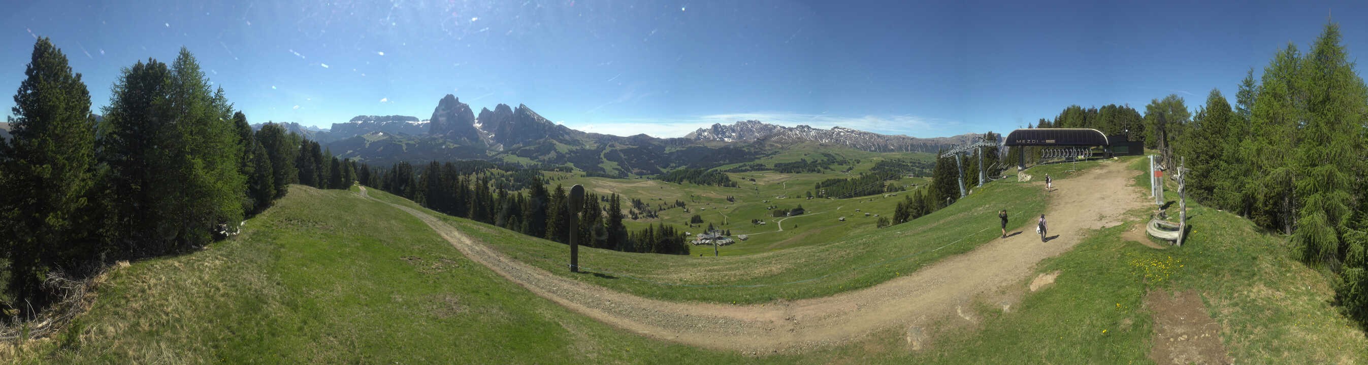 Archiv Foto Webcam Blick über Seiser Alm – Mezdi Bergstation