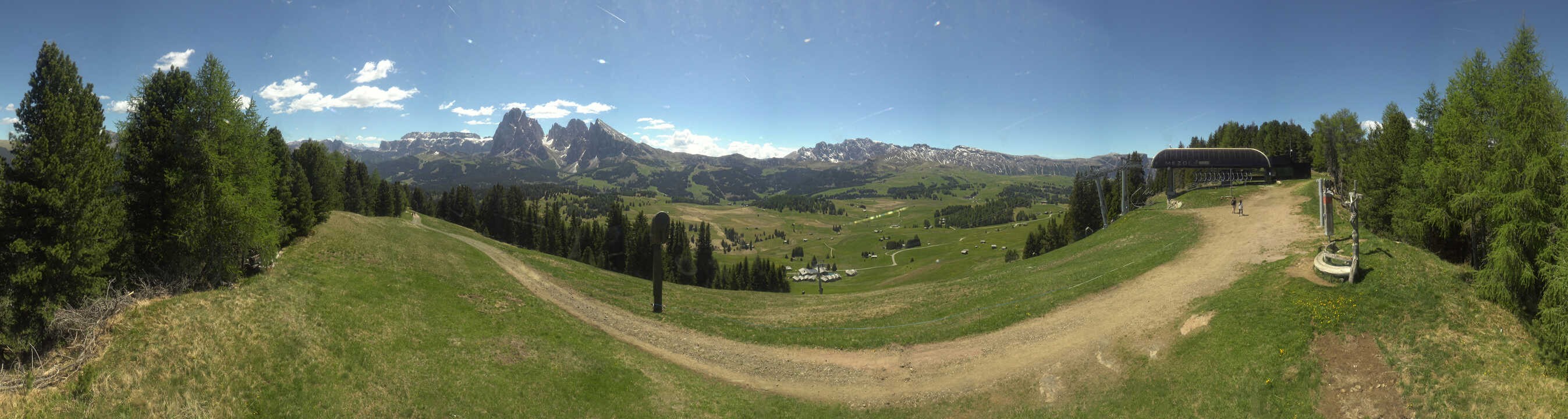 Archiv Foto Webcam Blick über Seiser Alm – Mezdi Bergstation