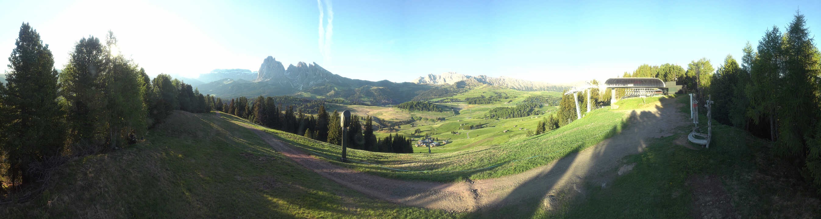 Archiv Foto Webcam Blick über Seiser Alm – Mezdi Bergstation