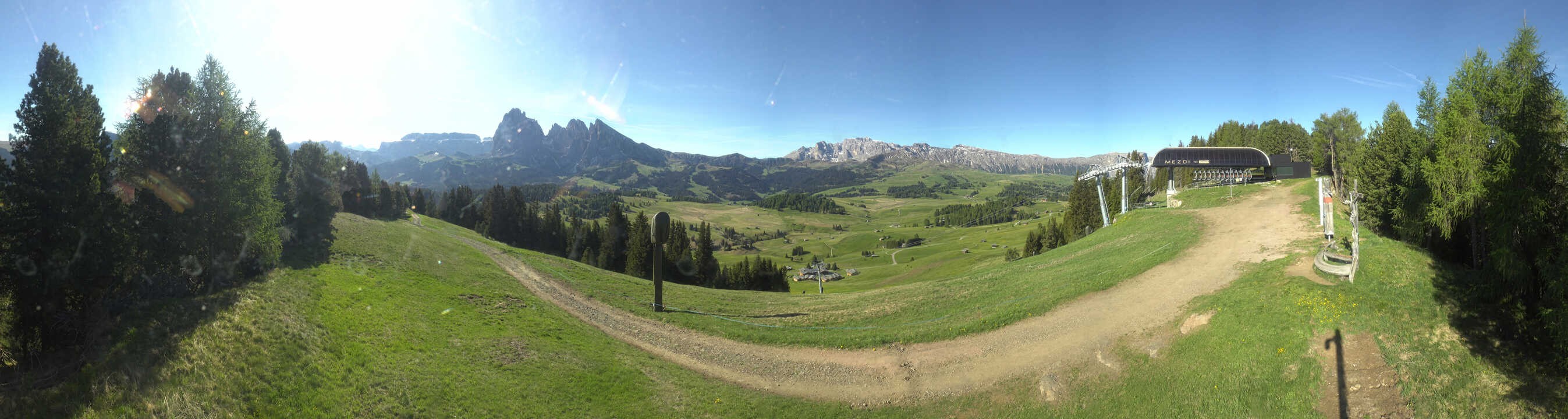 Archiv Foto Webcam Blick über Seiser Alm – Mezdi Bergstation