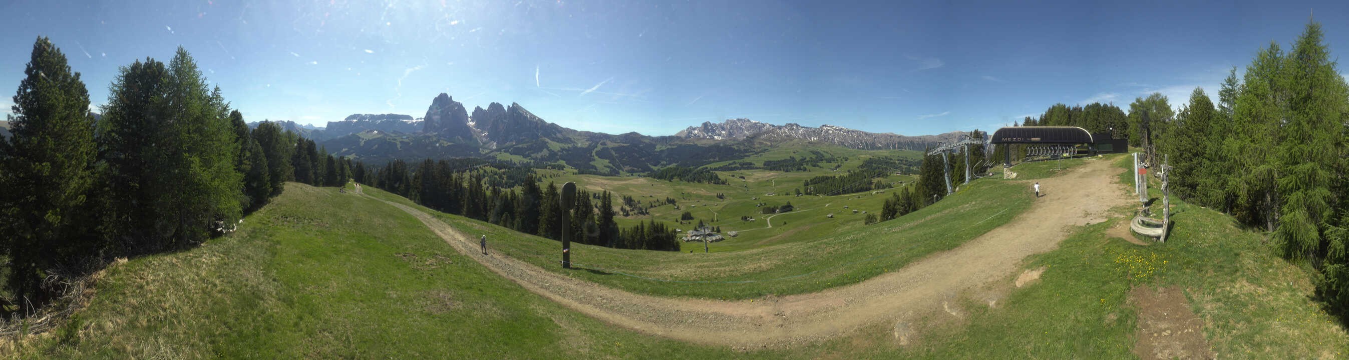 Archiv Foto Webcam Blick über Seiser Alm – Mezdi Bergstation