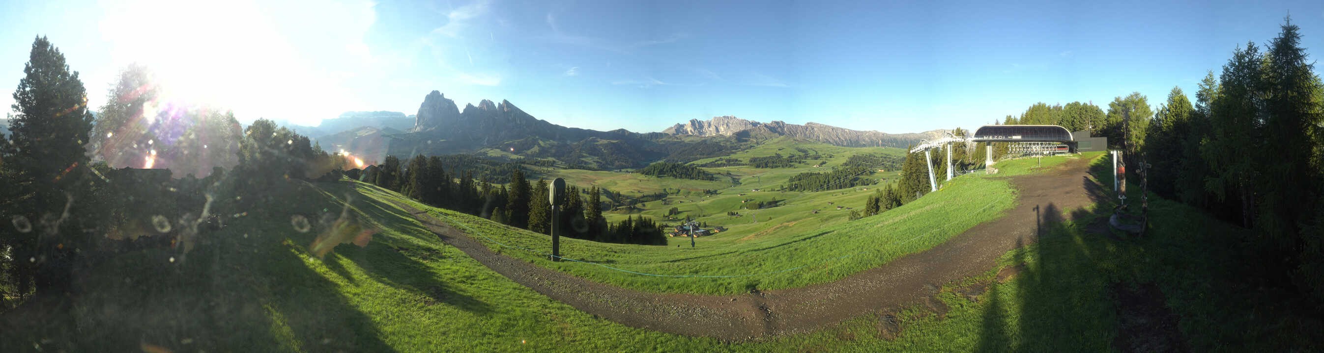 Archived image Webcam Alpe di Siusi: Panoramic view Mezdi mountain station