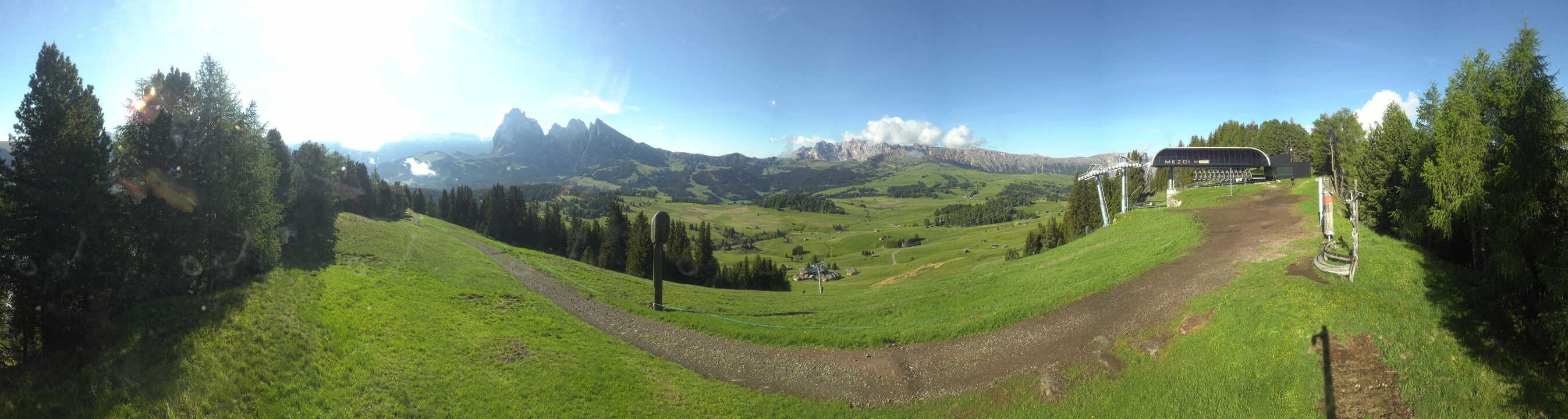 Archived image Webcam Alpe di Siusi: Panoramic view Mezdi mountain station