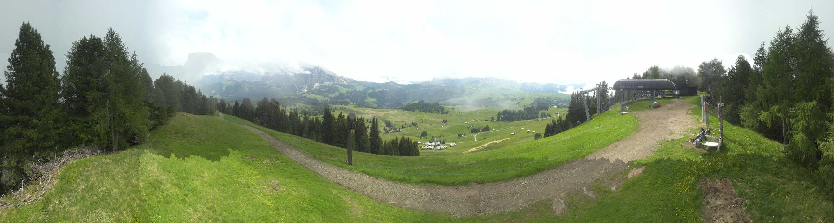 Archiv Foto Webcam Blick über Seiser Alm – Mezdi Bergstation
