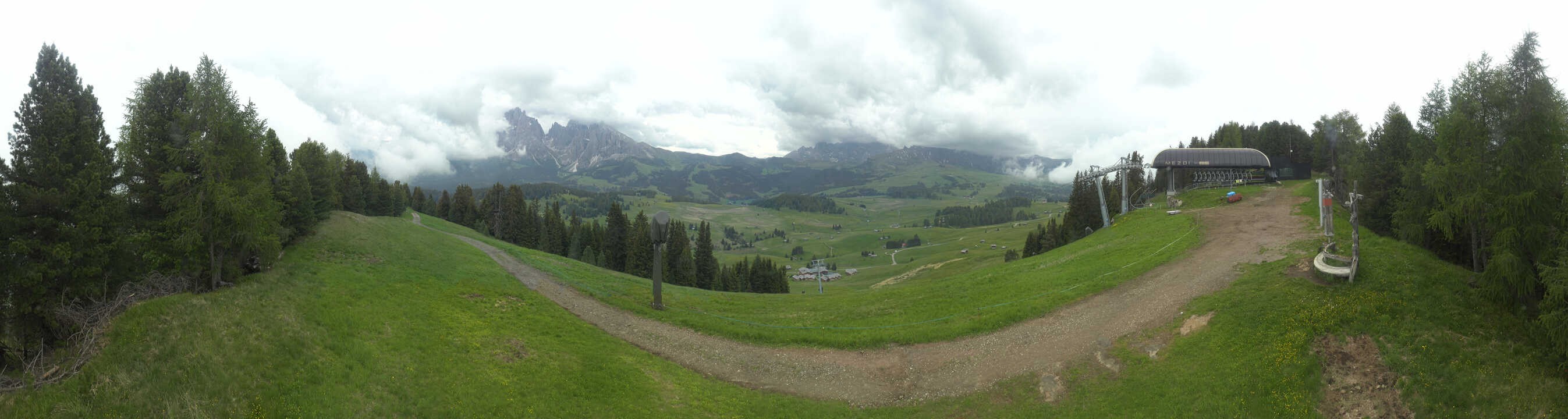 Archiv Foto Webcam Blick über Seiser Alm – Mezdi Bergstation