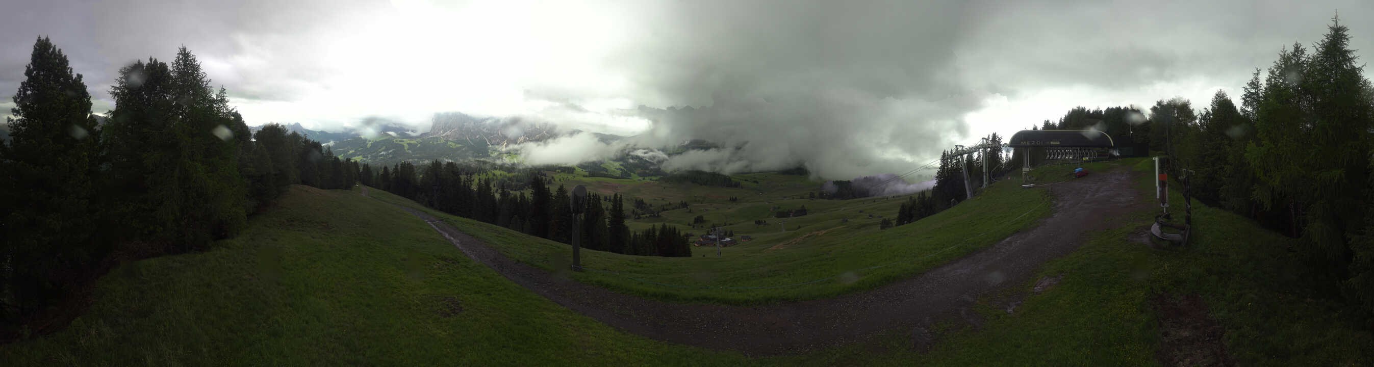 Archiv Foto Webcam Blick über Seiser Alm – Mezdi Bergstation