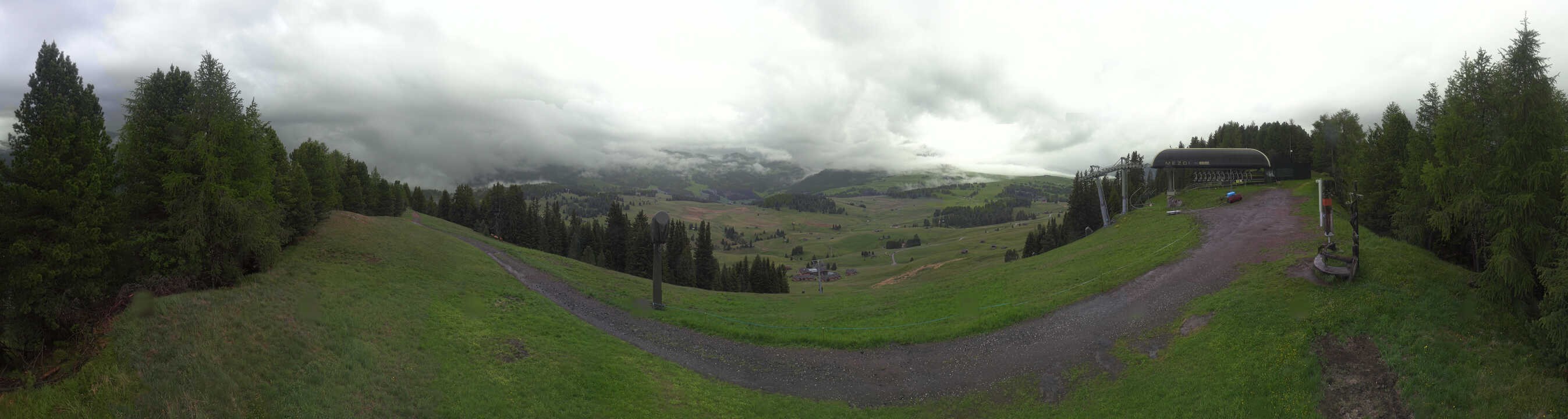 Archiv Foto Webcam Blick über Seiser Alm – Mezdi Bergstation