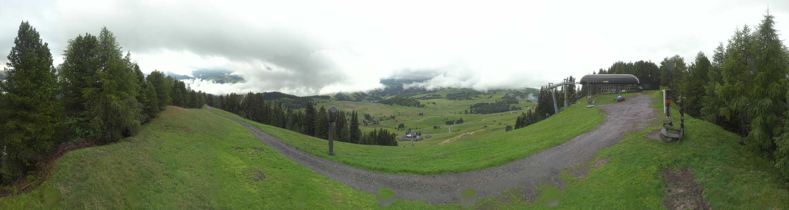 Archiv Foto Webcam Blick über Seiser Alm – Mezdi Bergstation