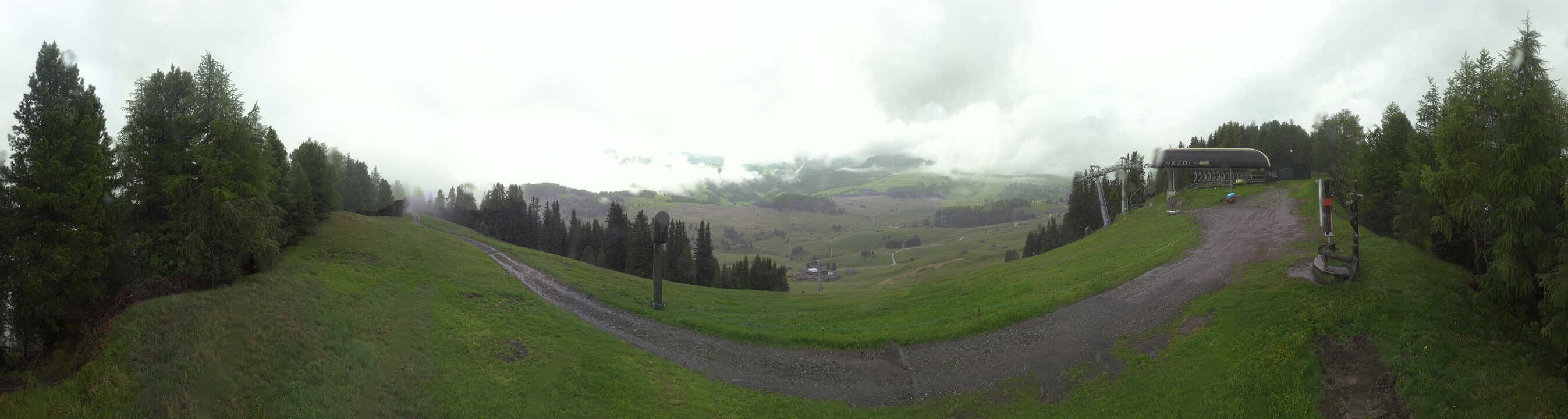 Archiv Foto Webcam Blick über Seiser Alm – Mezdi Bergstation