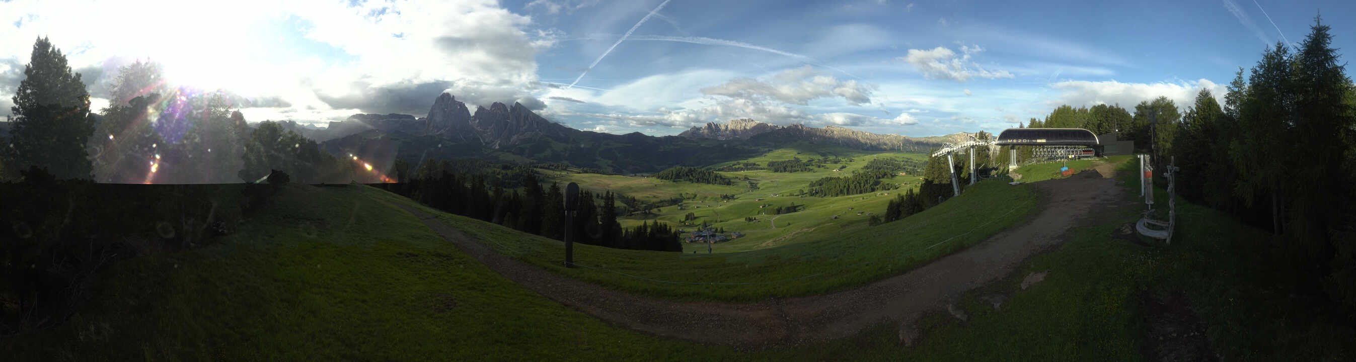 Archiv Foto Webcam Blick über Seiser Alm – Mezdi Bergstation