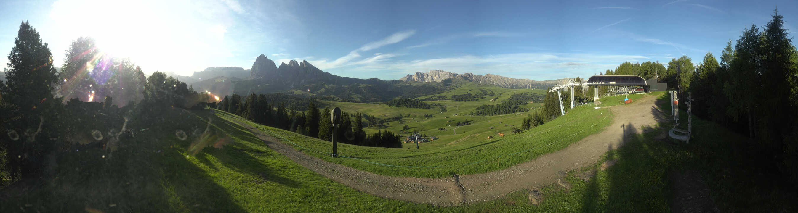 Archiv Foto Webcam Blick über Seiser Alm – Mezdi Bergstation