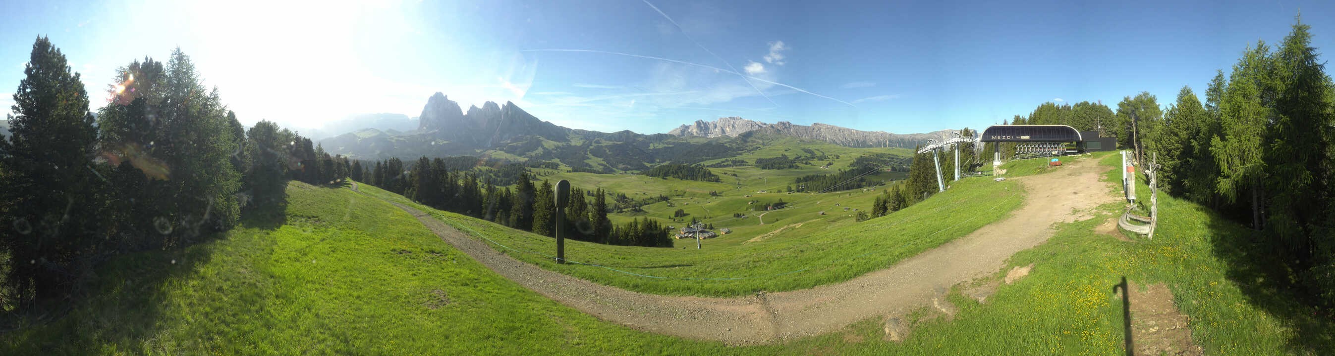 Archived image Webcam Alpe di Siusi: Panoramic view Mezdi mountain station