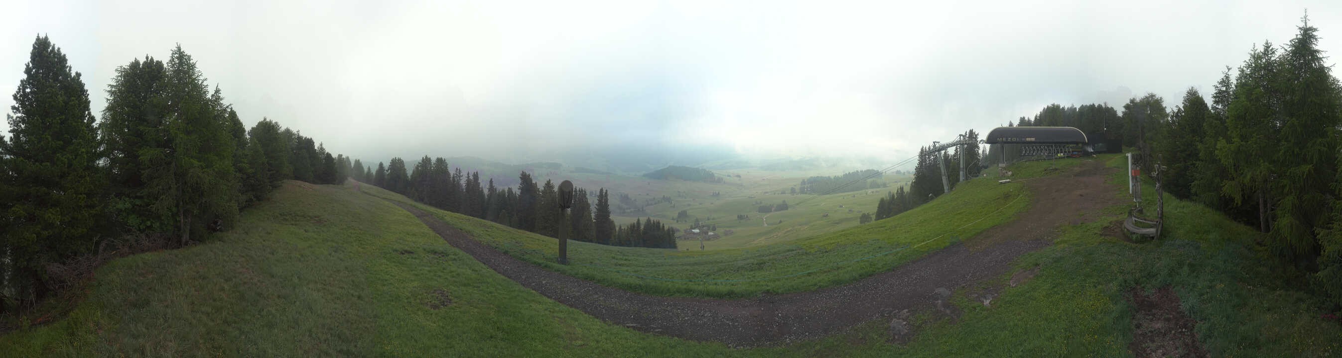 Archiv Foto Webcam Blick über Seiser Alm – Mezdi Bergstation