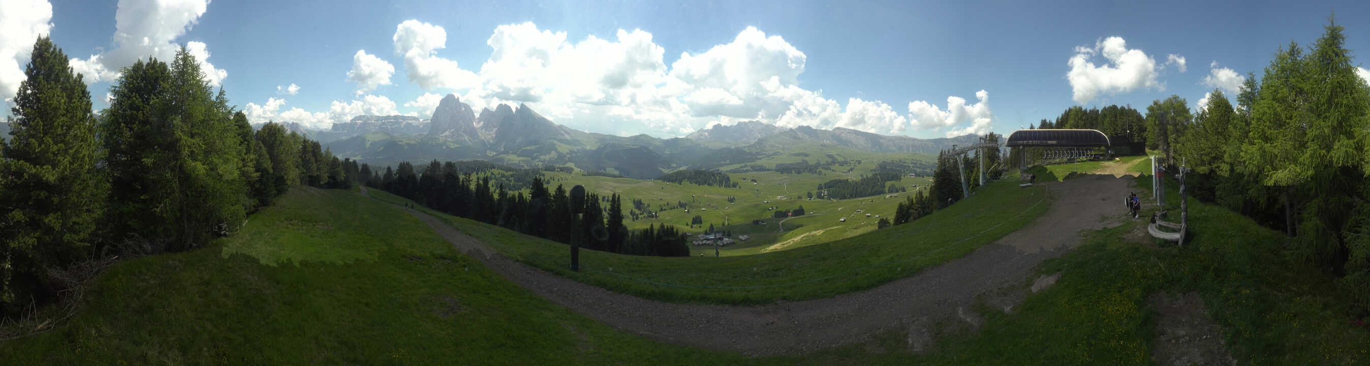 Archiv Foto Webcam Blick über Seiser Alm – Mezdi Bergstation