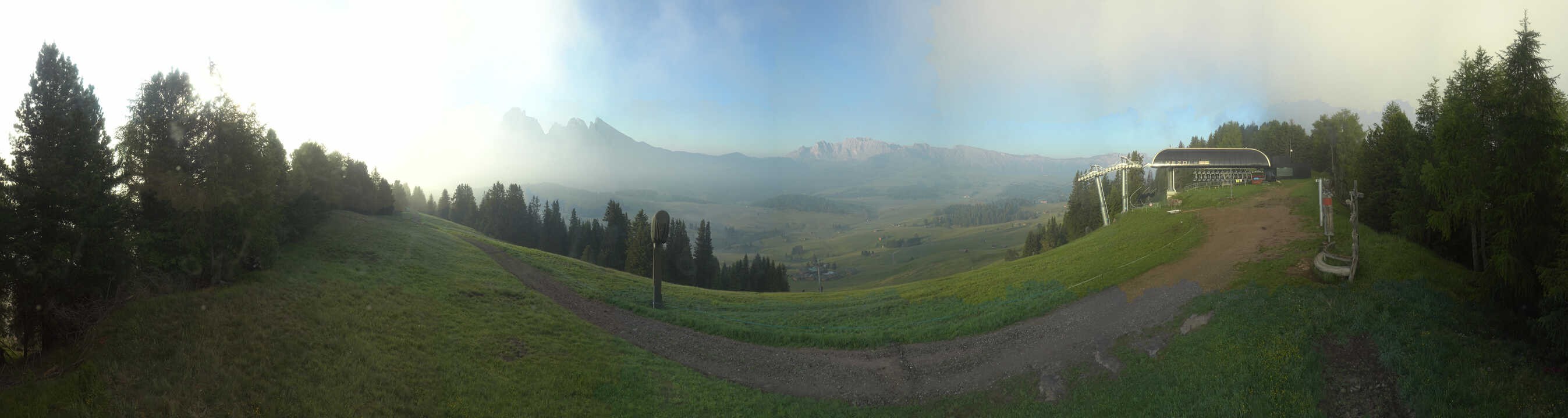 Archived image Webcam Alpe di Siusi: Panoramic view Mezdi mountain station