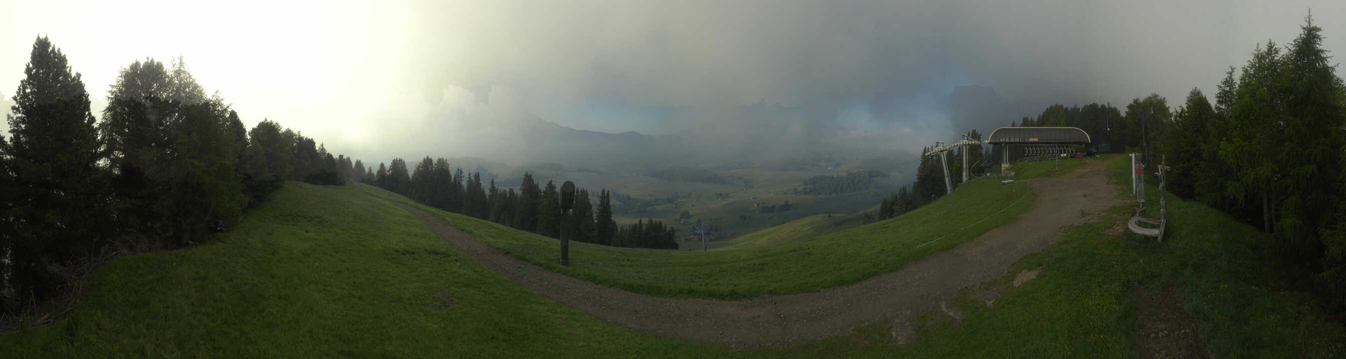 Archived image Webcam Alpe di Siusi: Panoramic view Mezdi mountain station