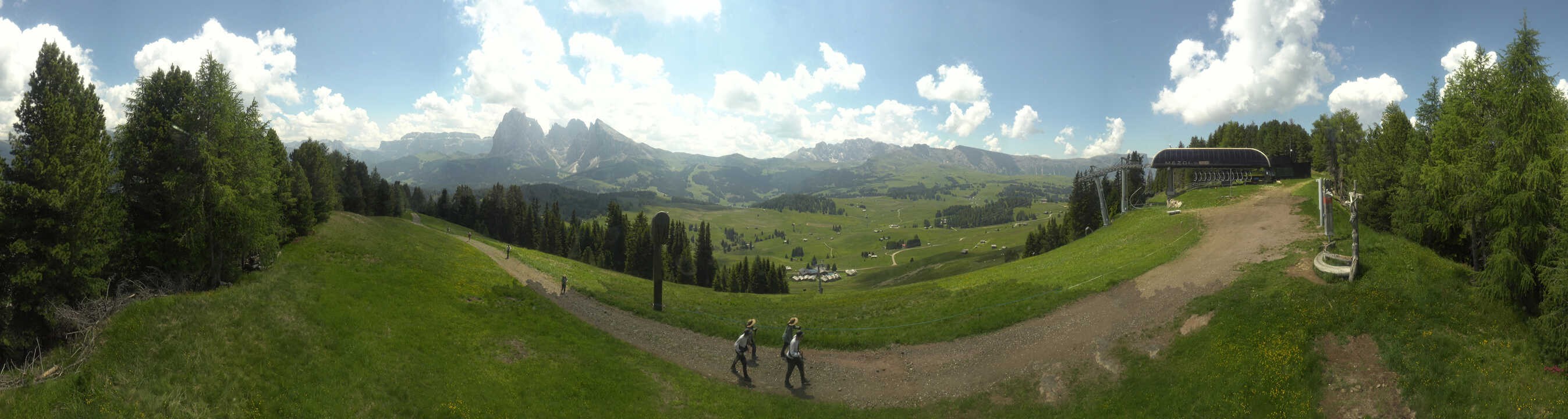 Archived image Webcam Alpe di Siusi: Panoramic view Mezdi mountain station