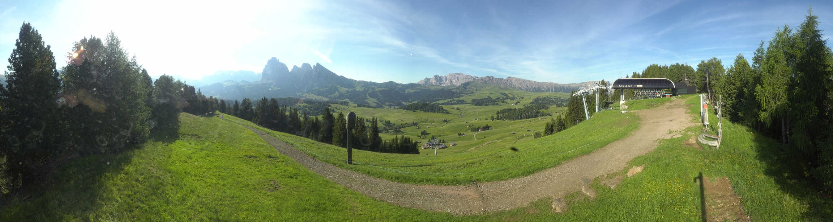 Archiv Foto Webcam Blick über Seiser Alm – Mezdi Bergstation
