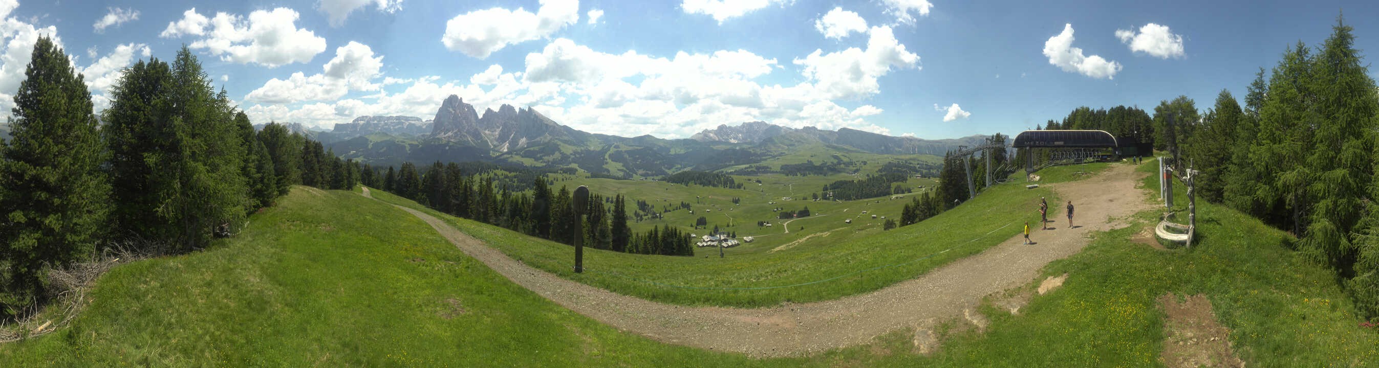 Archiv Foto Webcam Blick über Seiser Alm – Mezdi Bergstation