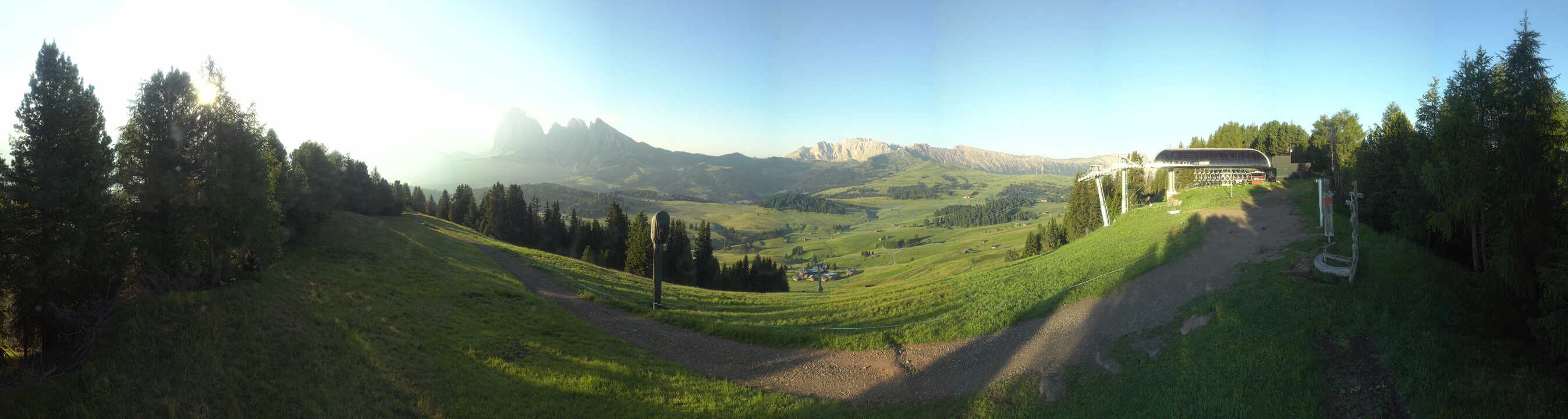 Archiv Foto Webcam Blick über Seiser Alm – Mezdi Bergstation
