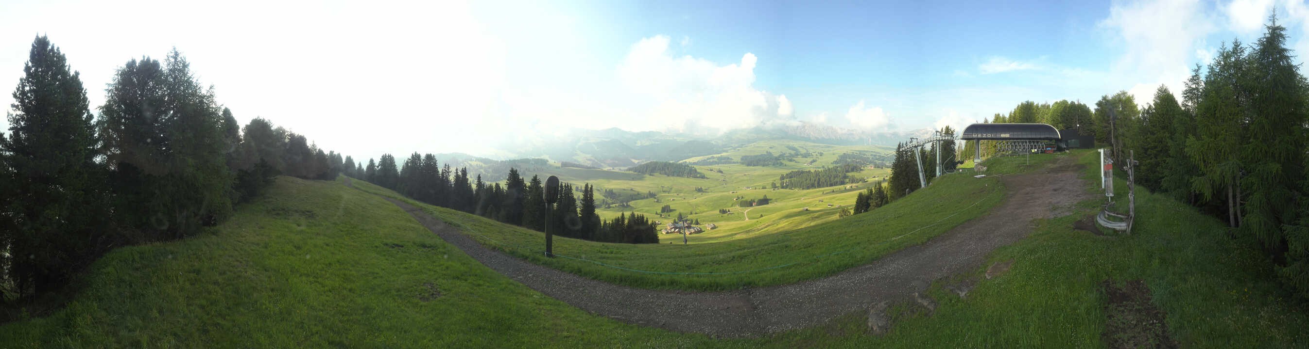 Archived image Webcam Alpe di Siusi: Panoramic view Mezdi mountain station