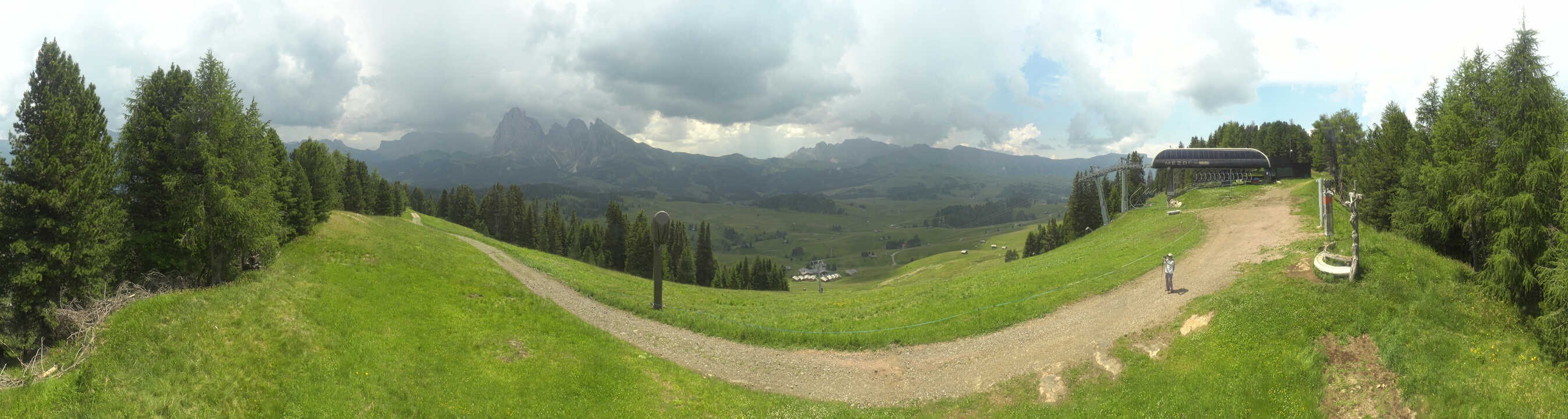 Archiv Foto Webcam Blick über Seiser Alm – Mezdi Bergstation