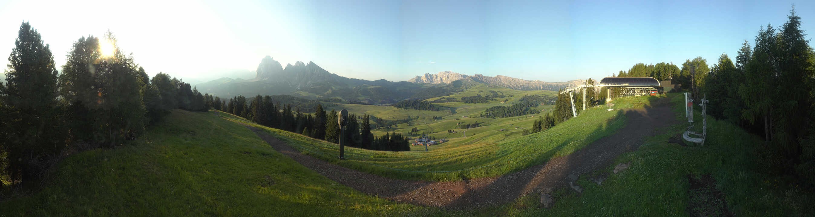 Archiv Foto Webcam Blick über Seiser Alm – Mezdi Bergstation