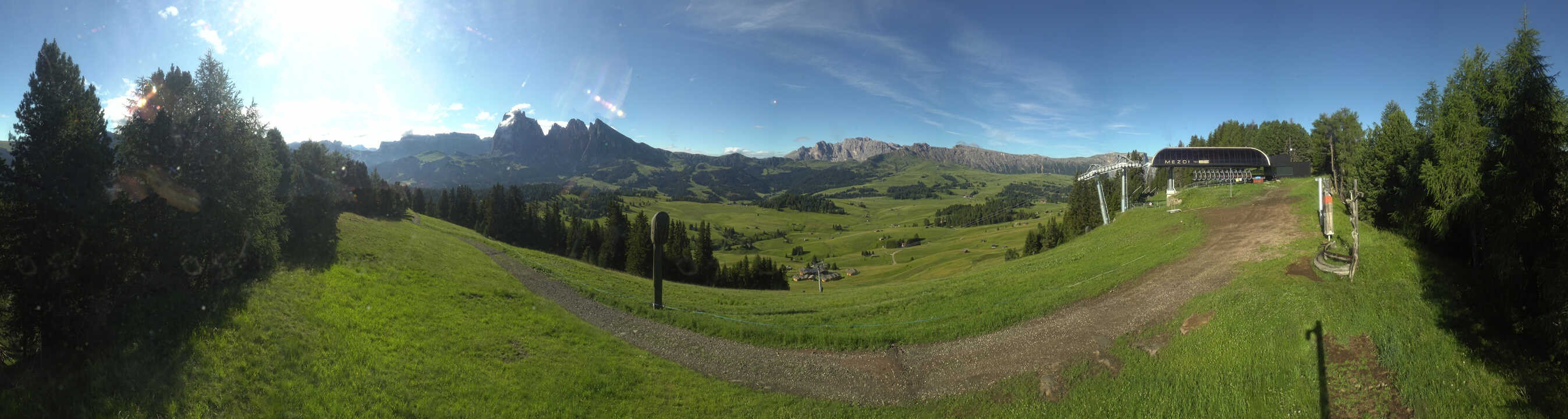 Archiv Foto Webcam Blick über Seiser Alm – Mezdi Bergstation