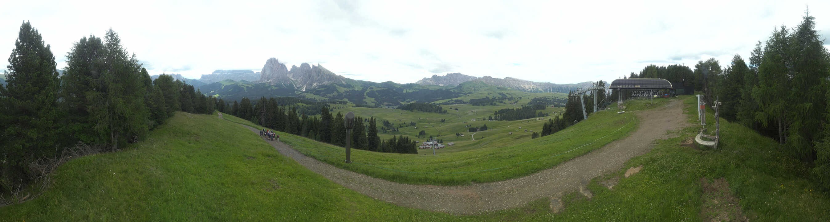 Archiv Foto Webcam Blick über Seiser Alm – Mezdi Bergstation