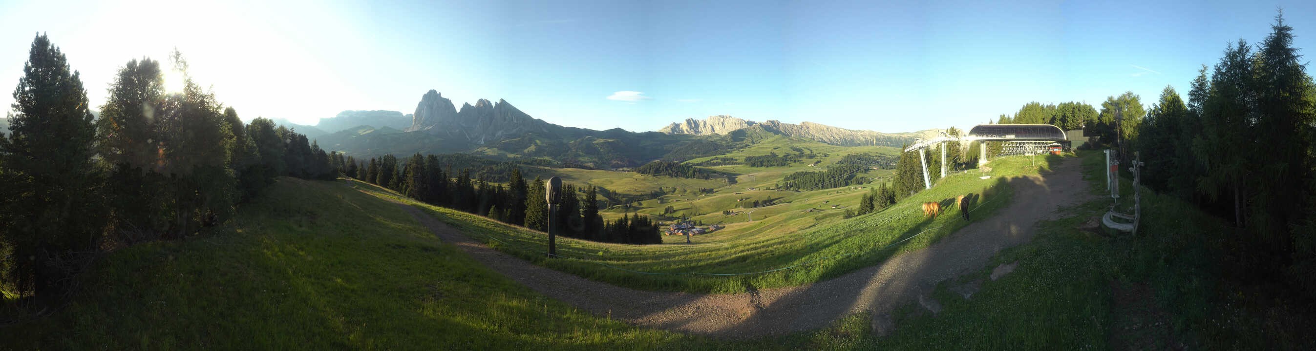 Archiv Foto Webcam Blick über Seiser Alm – Mezdi Bergstation