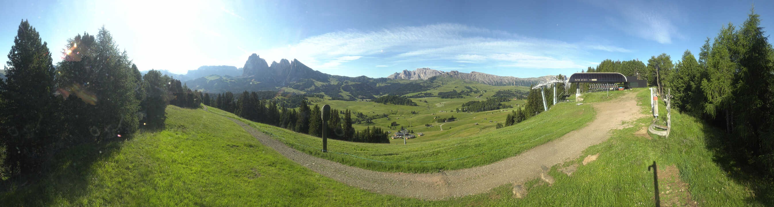 Archiv Foto Webcam Blick über Seiser Alm – Mezdi Bergstation